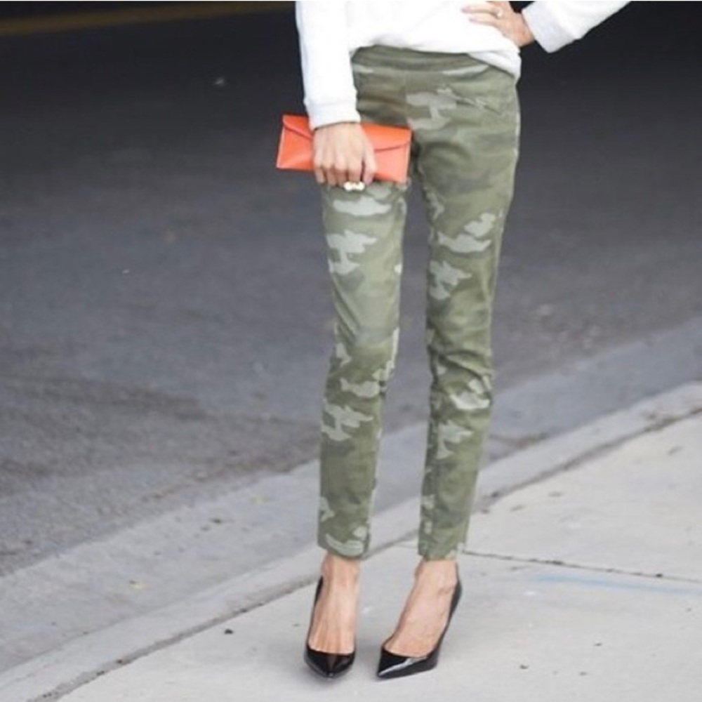 GAP Super Skinny Camo Ankle Khaki Pants Green
